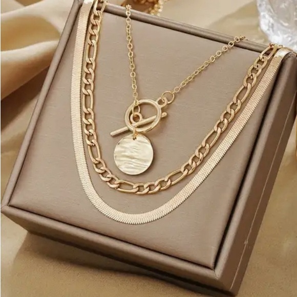 3 Piece Layered Gold Necklace Set - Picture 2 of 3